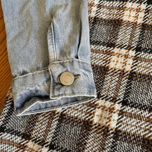 Denim and plaid shacket - Picture 5 of 6